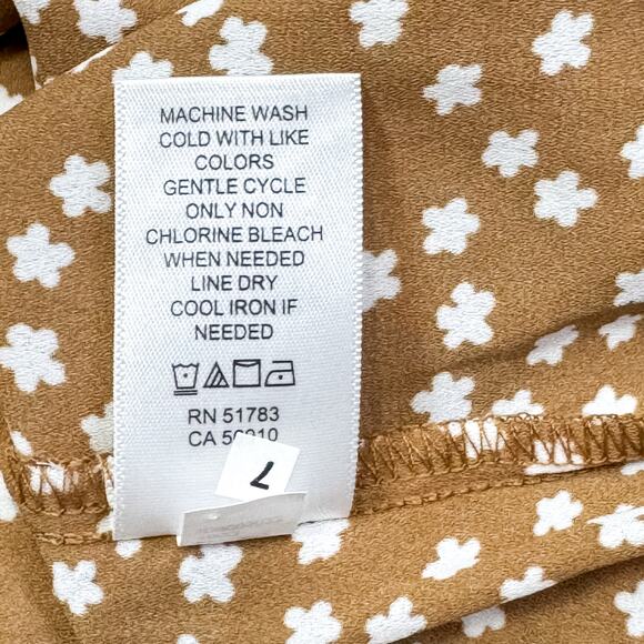 Maurices 2X Brown Floral Button Front Blouse - Plus Size - Picture 7 of 8